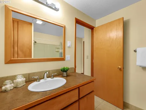 89300 Dellmoor Loop Warrenton OR 97146