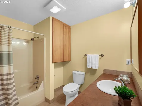 89300 Dellmoor Loop Warrenton OR 97146