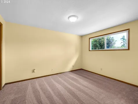 89300 Dellmoor Loop Warrenton OR 97146
