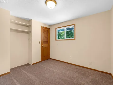 89300 Dellmoor Loop Warrenton OR 97146