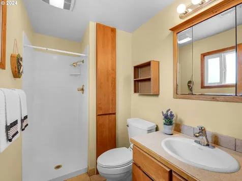 89300 Dellmoor Loop Warrenton OR 97146