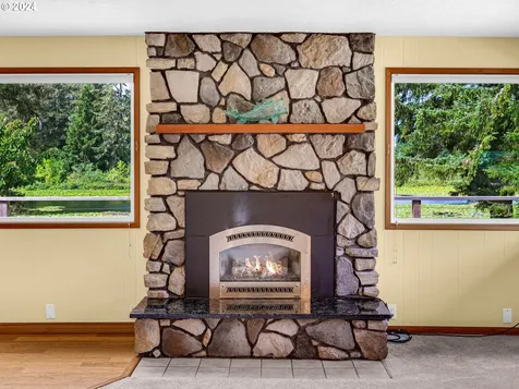 89300 Dellmoor Loop Warrenton OR 97146