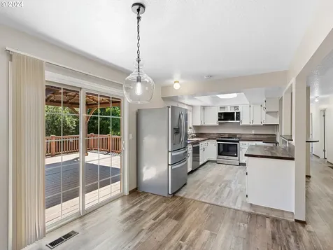 6936 Se 47th Avenue Portland OR 97206