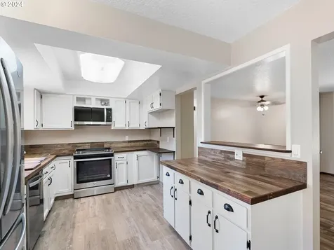 6936 Se 47th Avenue Portland OR 97206