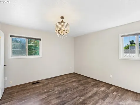 6936 Se 47th Avenue Portland OR 97206