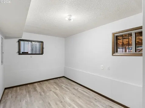 6936 Se 47th Avenue Portland OR 97206