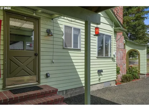 267 Gwinn Street W Monmouth OR 97361