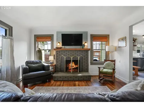 267 Gwinn Street W Monmouth OR 97361
