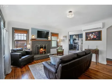 267 Gwinn Street W Monmouth OR 97361