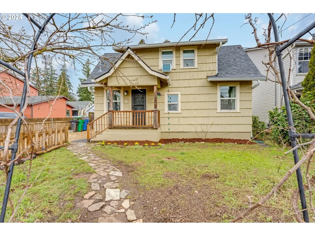 5233 Se Rural Street Portland OR 97206