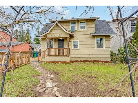 5233 Se Rural Street Portland OR 97206