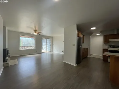 1940 23rd Street Florence OR 97439