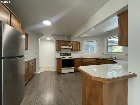 1940 23rd Street Florence OR 97439