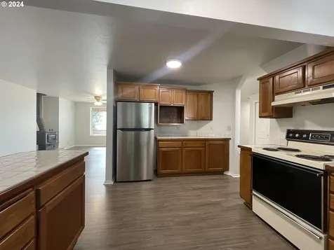 1940 23rd Street Florence OR 97439