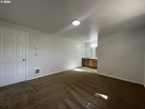 1940 23rd Street Florence OR 97439