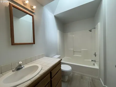 1940 23rd Street Florence OR 97439