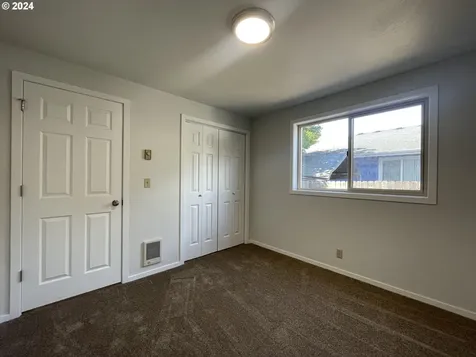1940 23rd Street Florence OR 97439