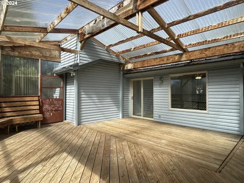 1940 23rd Street Florence OR 97439