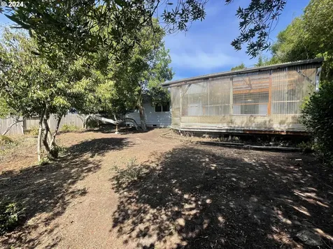 1940 23rd Street Florence OR 97439