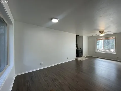 1940 23rd Street Florence OR 97439