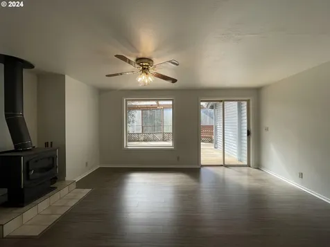 1940 23rd Street Florence OR 97439