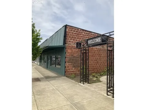 111 W Central Avenue Sutherlin OR 97479