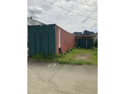 111 W Central Avenue Sutherlin OR 97479
