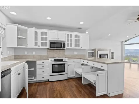 694 Moorea Drive Roseburg OR 97471