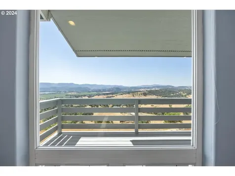 694 Moorea Drive Roseburg OR 97471