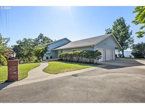 694 Moorea Drive Roseburg OR 97471