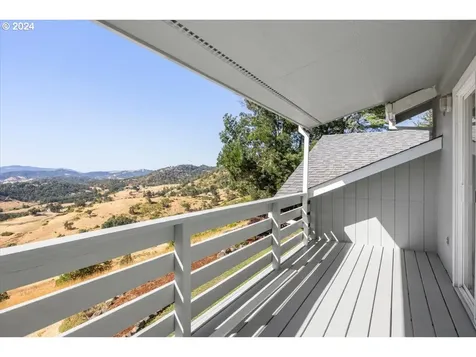 694 Moorea Drive Roseburg OR 97471