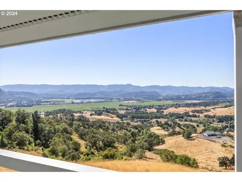 694 Moorea Drive Roseburg OR 97471