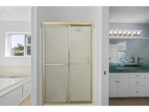 694 Moorea Drive Roseburg OR 97471