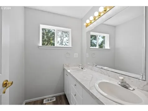 694 Moorea Drive Roseburg OR 97471