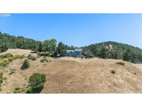 694 Moorea Drive Roseburg OR 97471