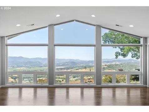 694 Moorea Drive Roseburg OR 97471