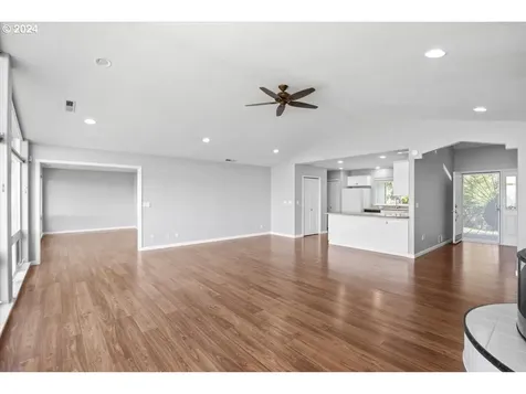 694 Moorea Drive Roseburg OR 97471