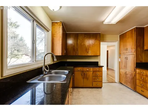 24983 Mccutcheon Avenue Veneta OR 97487