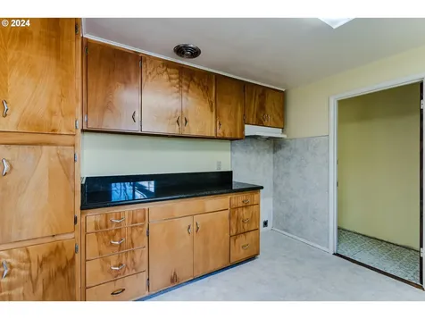 24983 Mccutcheon Avenue Veneta OR 97487