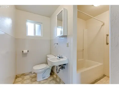 24983 Mccutcheon Avenue Veneta OR 97487