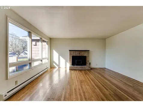 24983 Mccutcheon Avenue Veneta OR 97487