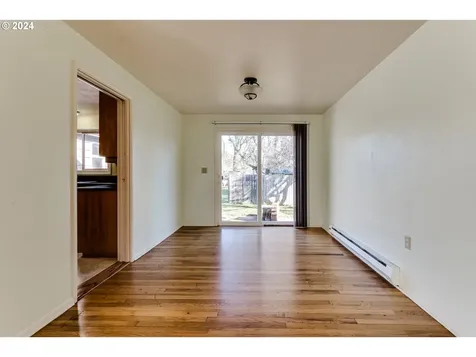 24983 Mccutcheon Avenue Veneta OR 97487