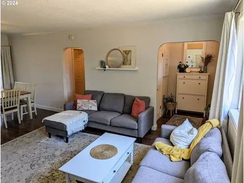 430 W Cochrane Court Roseburg OR 97471