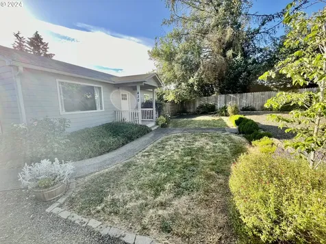 430 W Cochrane Court Roseburg OR 97471