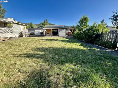 430 W Cochrane Court Roseburg OR 97471