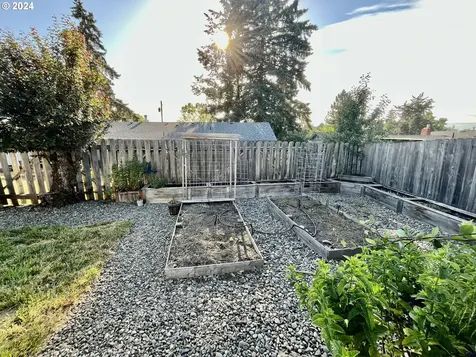 430 W Cochrane Court Roseburg OR 97471