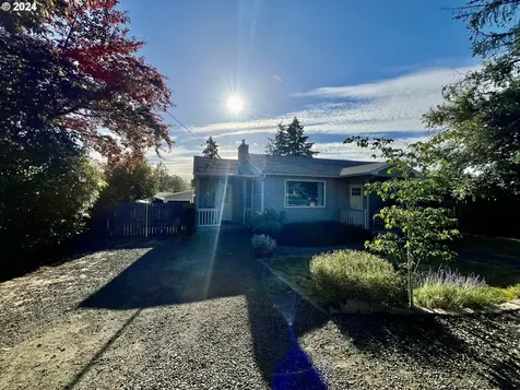 430 W Cochrane Court Roseburg OR 97471