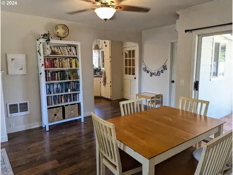 430 W Cochrane Court Roseburg OR 97471