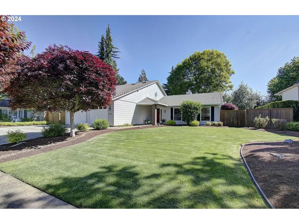 1214 Nw Lakeview Road Vancouver WA 98665