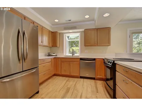 1214 Nw Lakeview Road Vancouver WA 98665